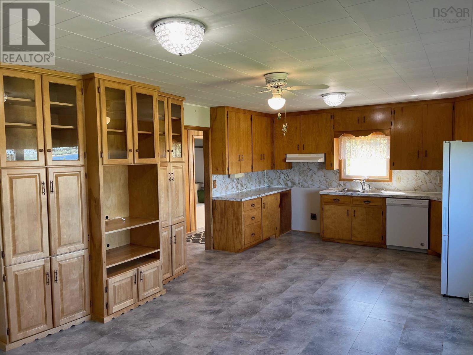 For sale 436 Highway 3, Lower East Pubnico, Nova Scotia B0W2A0