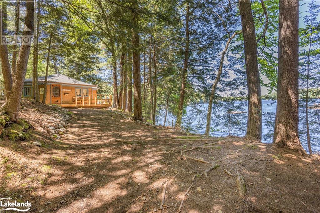 For sale 185 WEST WASEOSA LAKE Road, Huntsville, Ontario P1H2N5