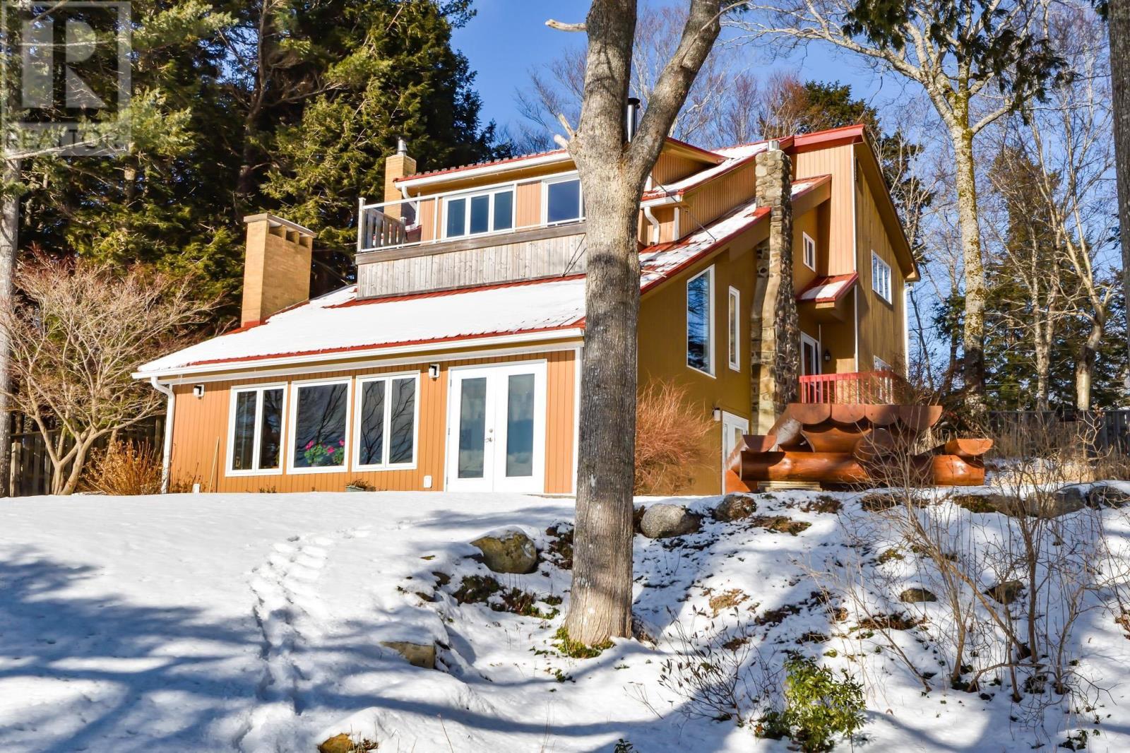 For sale 75 Lakeview Circle, Conquerall Mills, Nova Scotia B4V6A9