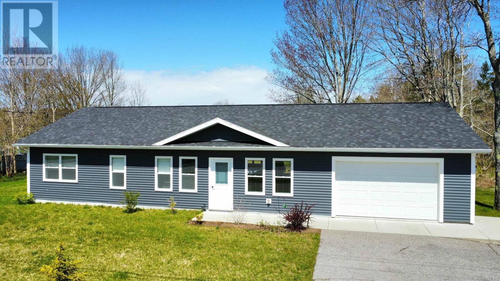 For sale 14327 Highway 1, Wilmot, Nova Scotia B0P1W0 202410334
