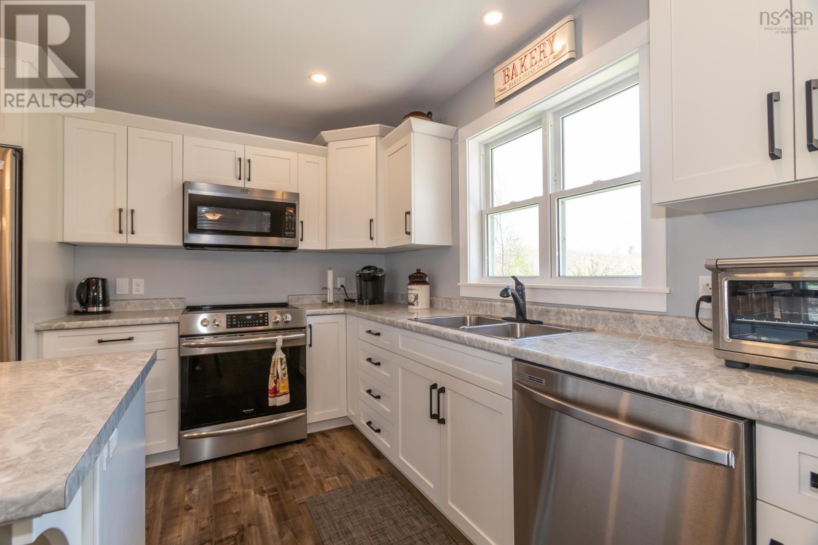 For sale 14327 Highway 1, Wilmot, Nova Scotia B0P1W0 202410334