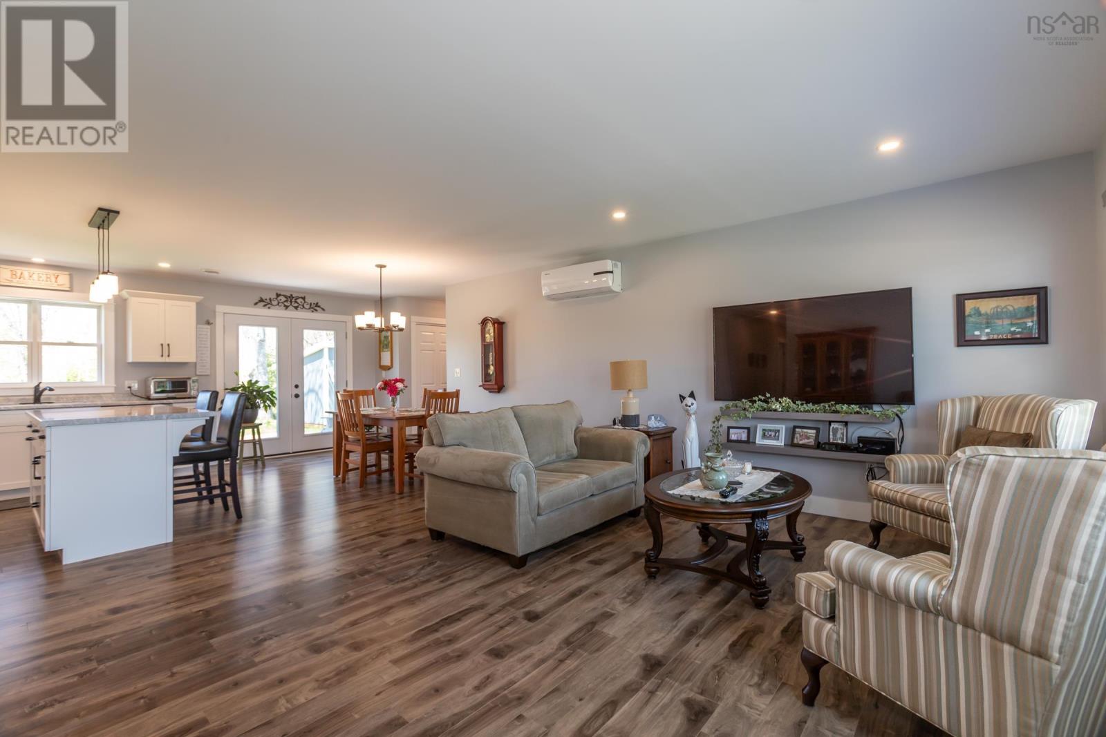 For sale 14327 Highway 1, Wilmot, Nova Scotia B0P1W0 202410334