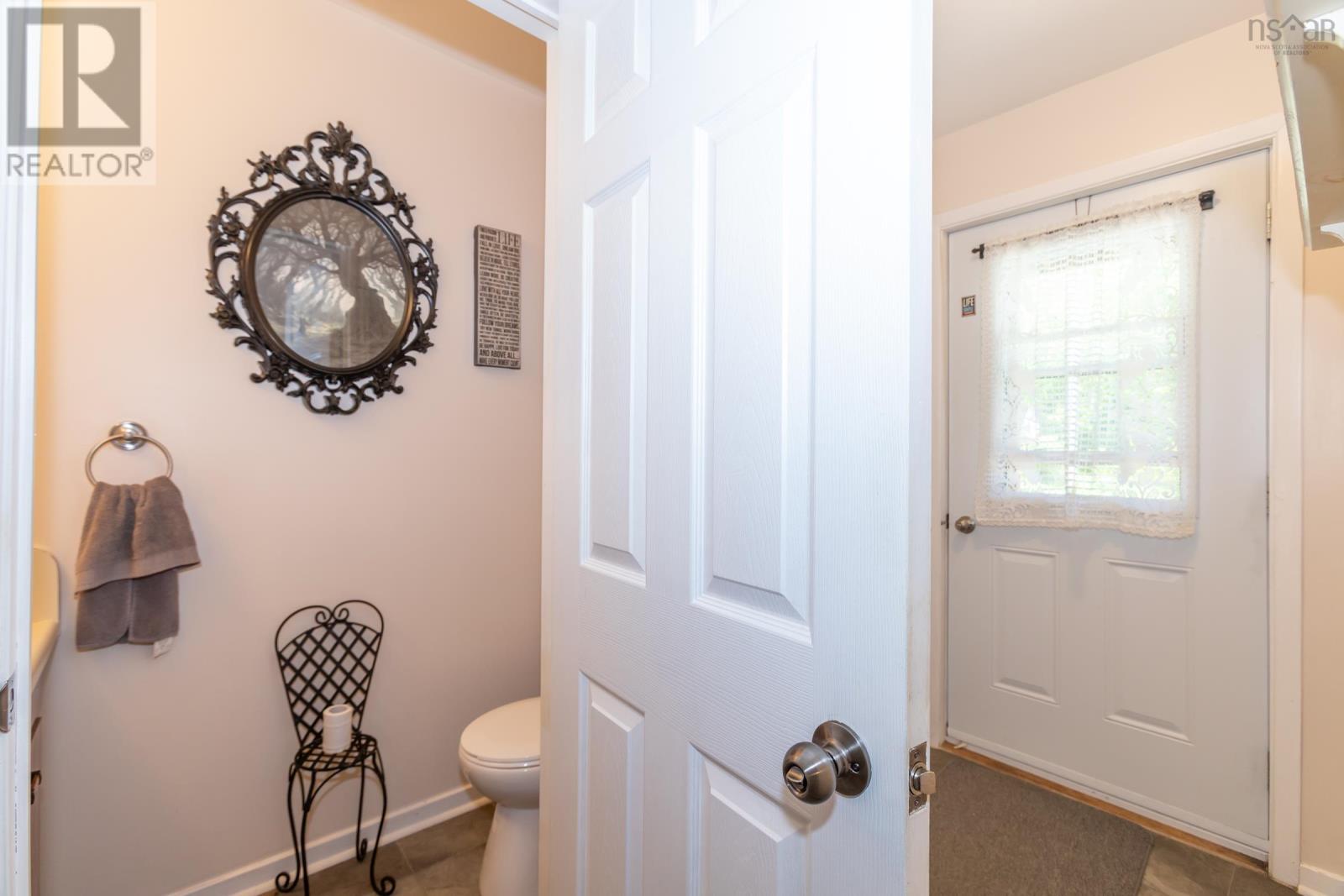 For sale 545 South Broadway Avenue, Cornwallis Park, Nova Scotia