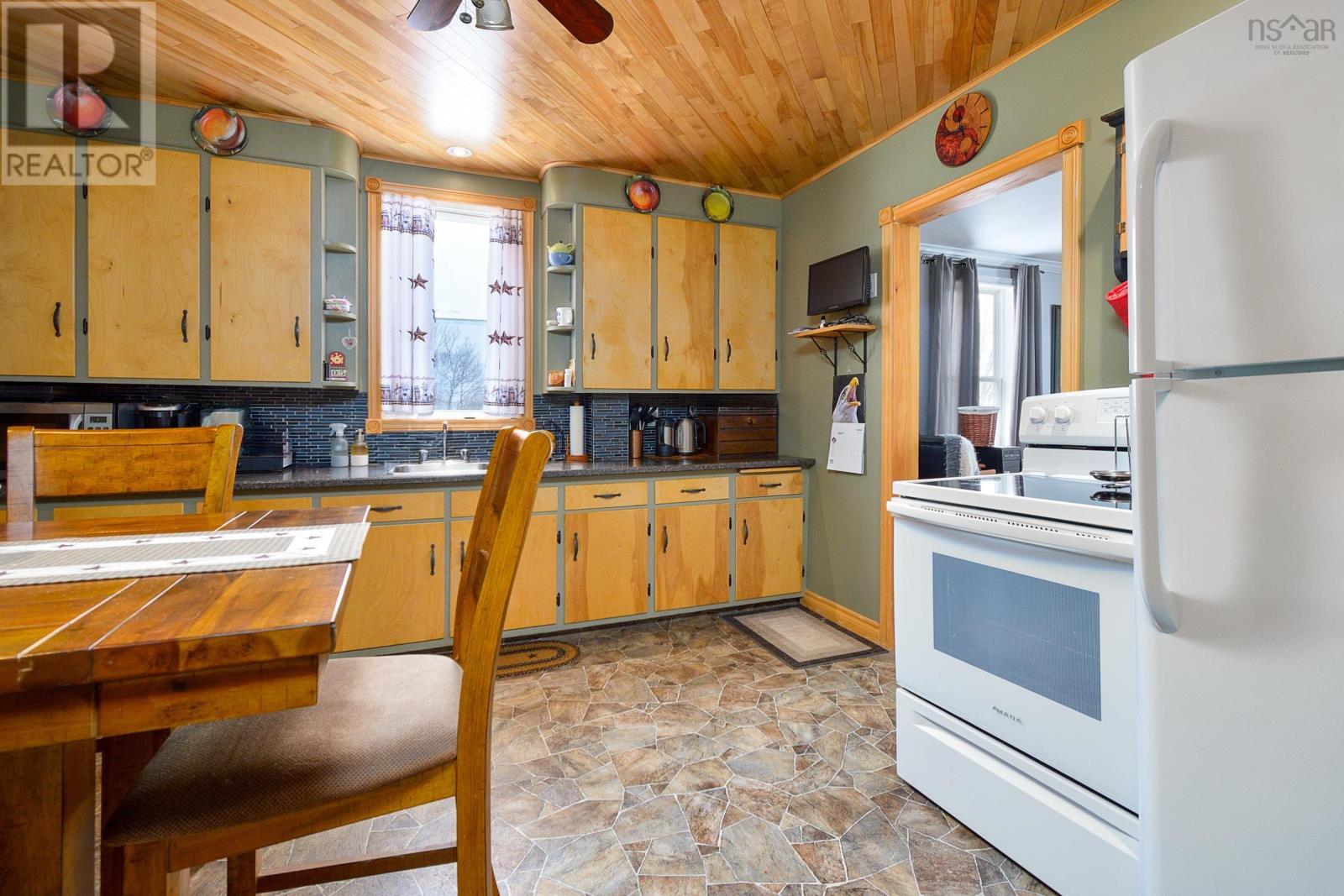 For sale 387 Rudderham Road, Point Edward, Nova Scotia B2A4V6 202406787 REALTOR.ca