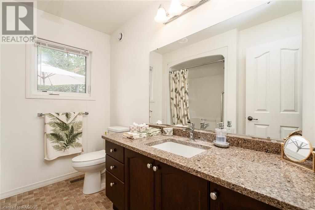 For sale 257 MCCULLOUGH LAKE Drive, Chatsworth (Twp), Ontario N0H2V0