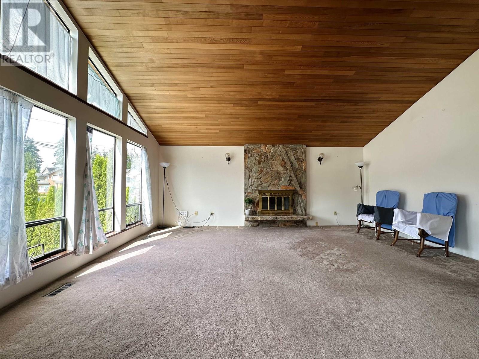 For sale 807 SMITH AVENUE, Coquitlam, British Columbia V3J2X3