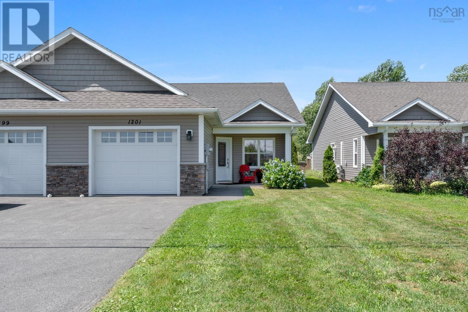 For sale 1201 Starrs Point Road, Port Williams, Nova Scotia B0P1T0