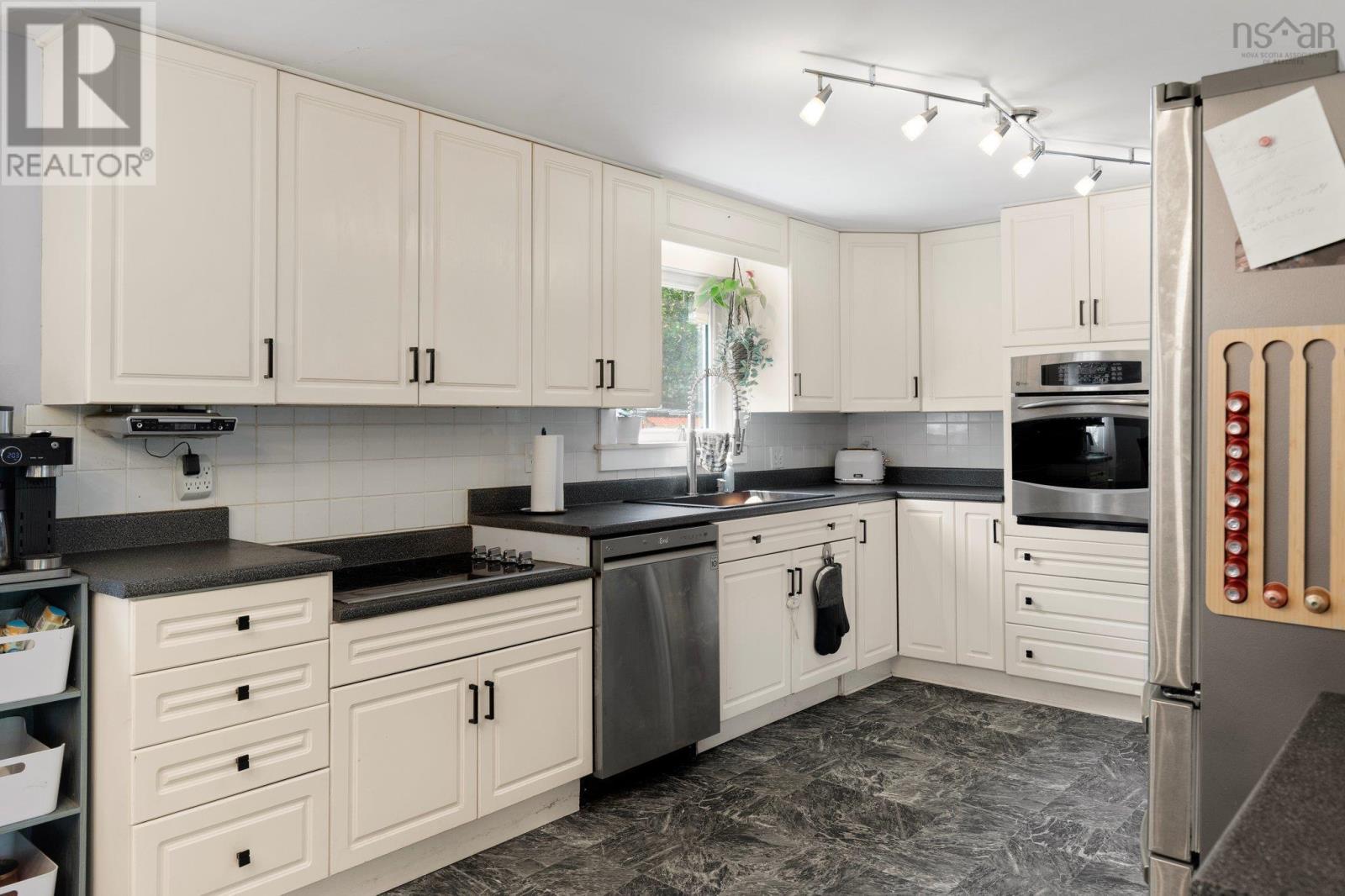 For sale 4576 St Margarets Bay Road, Lewis Lake, Nova Scotia B3Z1C4