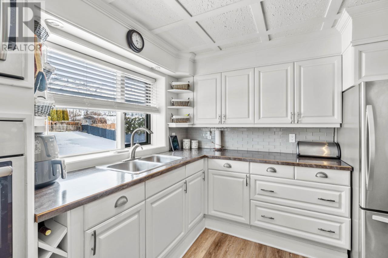 For sale 4270 SPURRAWAY ROAD, Kamloops, British Columbia V2H1L2