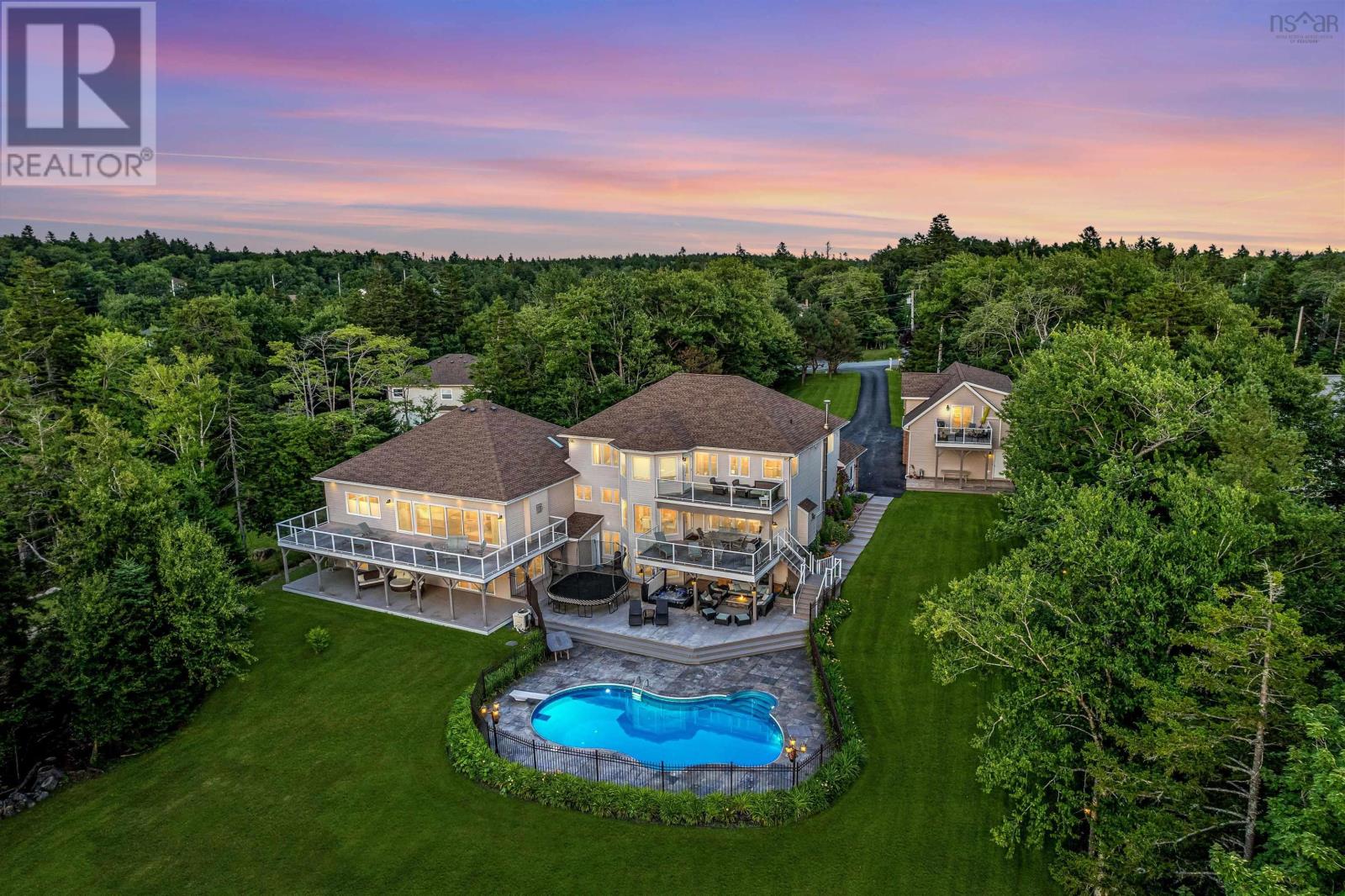 For sale 47 Long Lake Drive, Kingswood, Nova Scotia B4B1K6 202405475