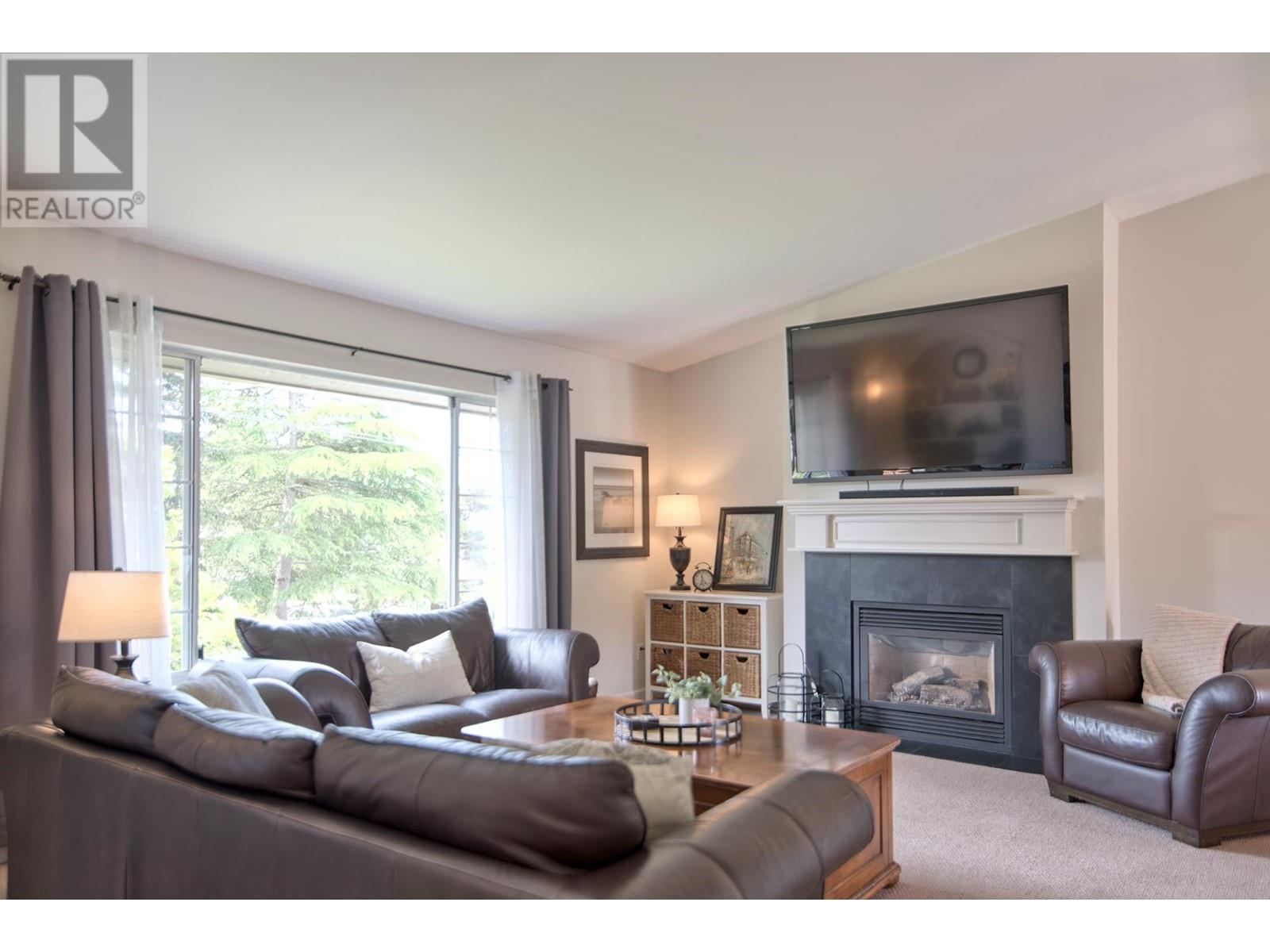 For sale 6454 SAMRON ROAD, Sechelt, British Columbia V7Z0M8 R2884749 REALTOR.ca