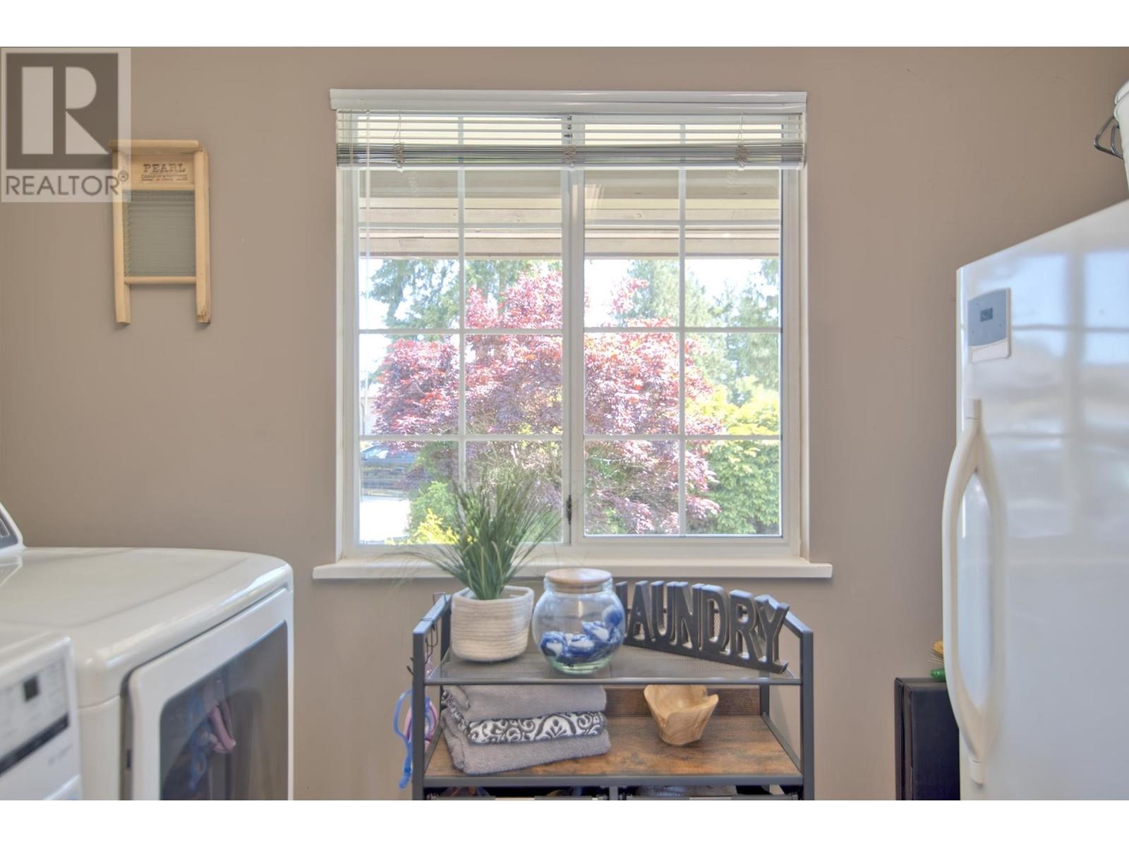 For sale 6454 SAMRON ROAD, Sechelt, British Columbia V7Z0M8 R2884749 REALTOR.ca