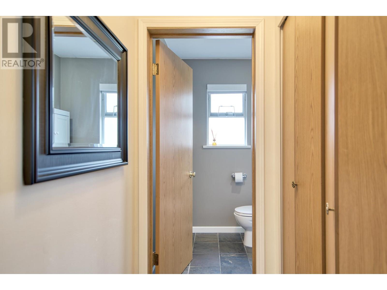 For sale 6454 SAMRON ROAD, Sechelt, British Columbia V7Z0M8 R2884749 REALTOR.ca