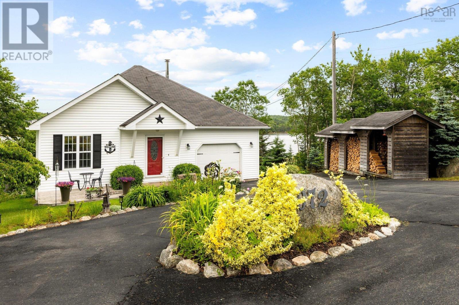 For sale 1072 Terence Bay Road, Terence Bay, Nova Scotia B3T1X5