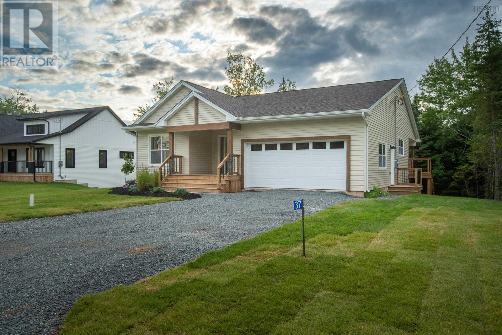 For sale 37 Hemlock Drive, Stewiacke, Nova Scotia B0J2J0 202404223