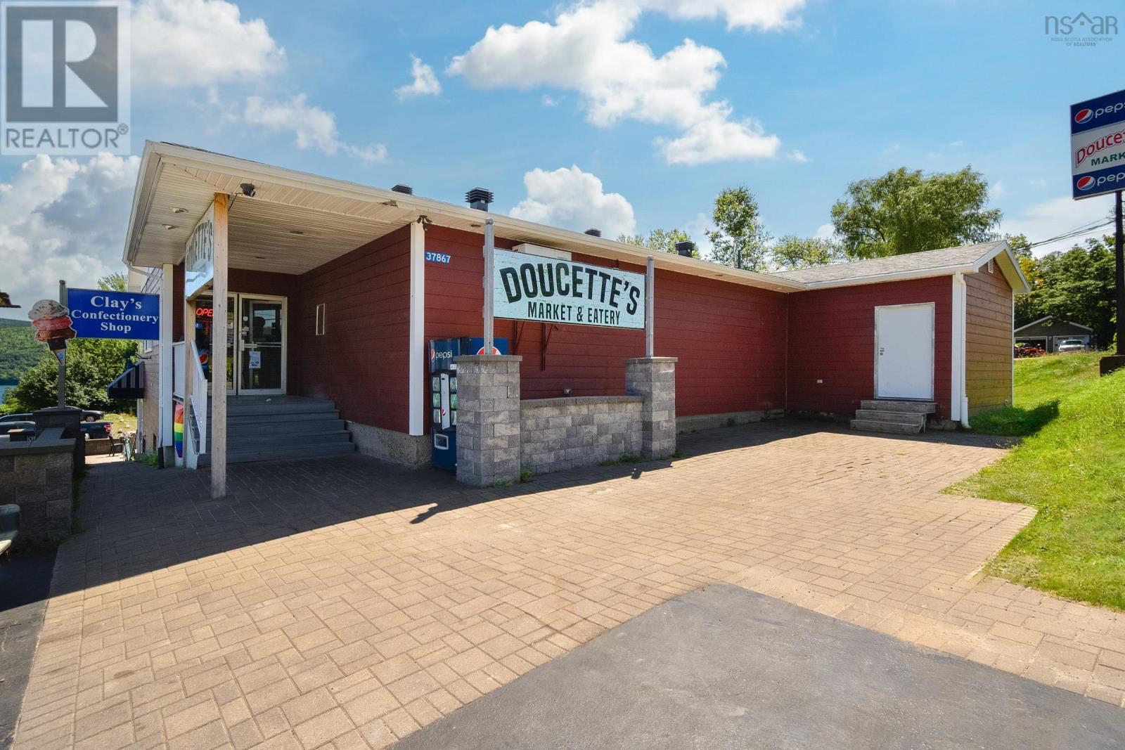 For sale 37867 Cabot Trail, Ingonish Beach, Nova Scotia B0C1L0