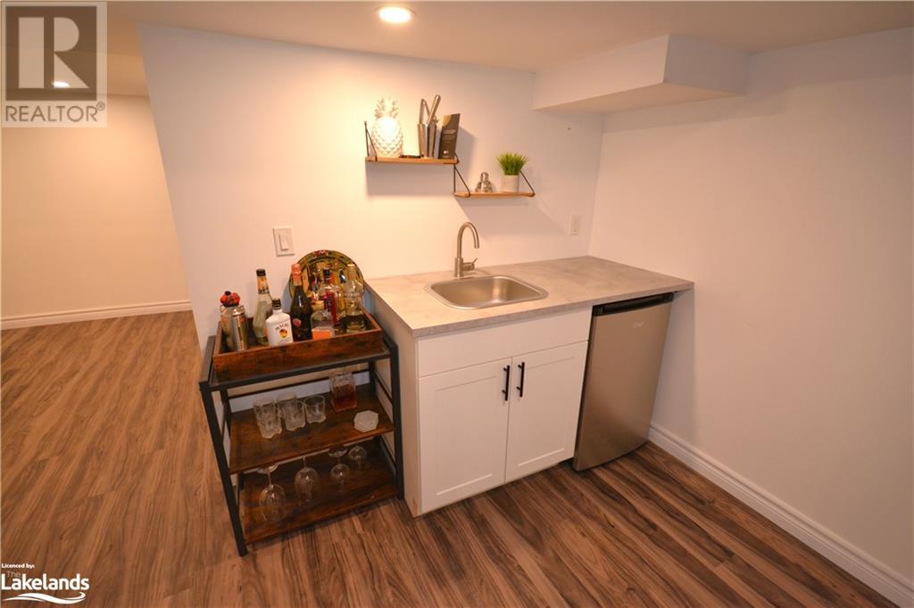 For sale 240 MUSKOKA BEACH Road, Gravenhurst, Ontario P1P1M6