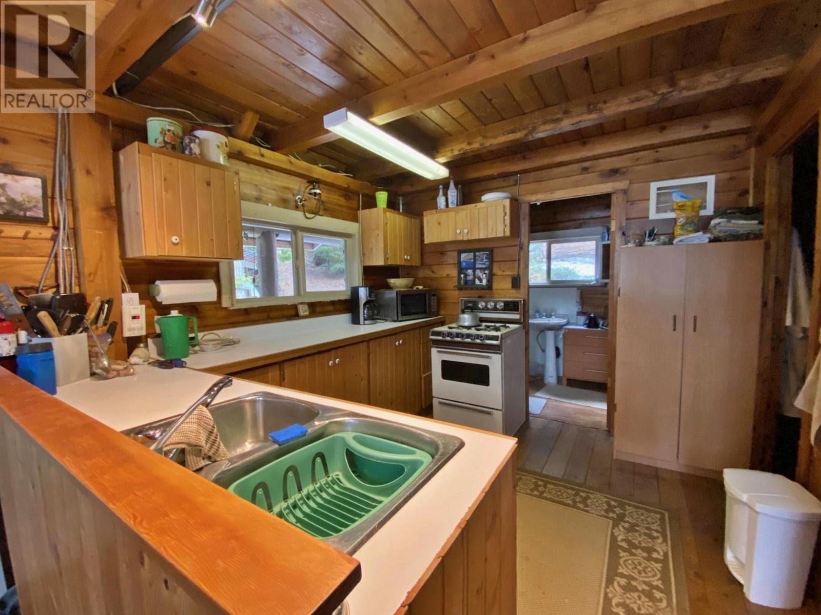 For sale 5241 EAST BARRIERE LAKE FSR, Barriere, British Columbia V0E1E0 178386 REALTOR.ca