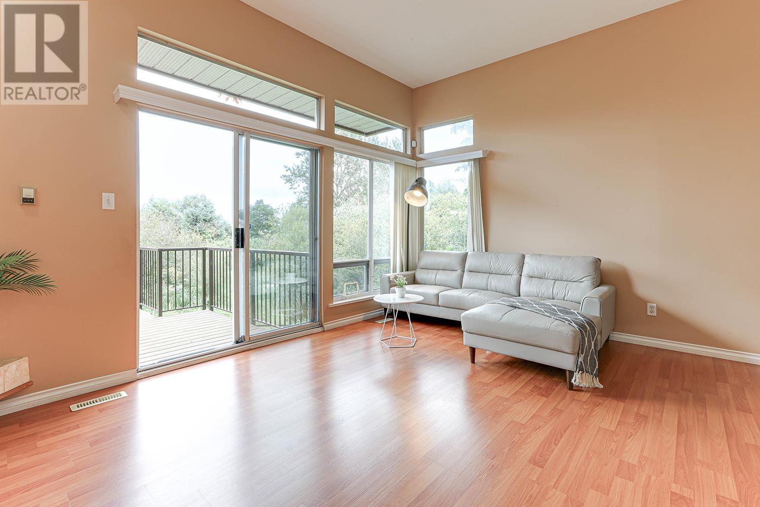 vendre-49-5380-smith-drive-richmond-colombie-britannique-v6v2k8