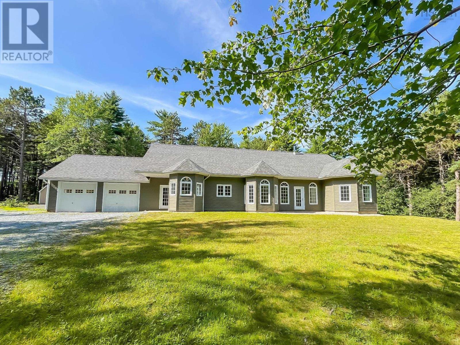 24 New Cumberland Road, Pleasantville, Nova Scotia B0R1G0 REALTOR.ca