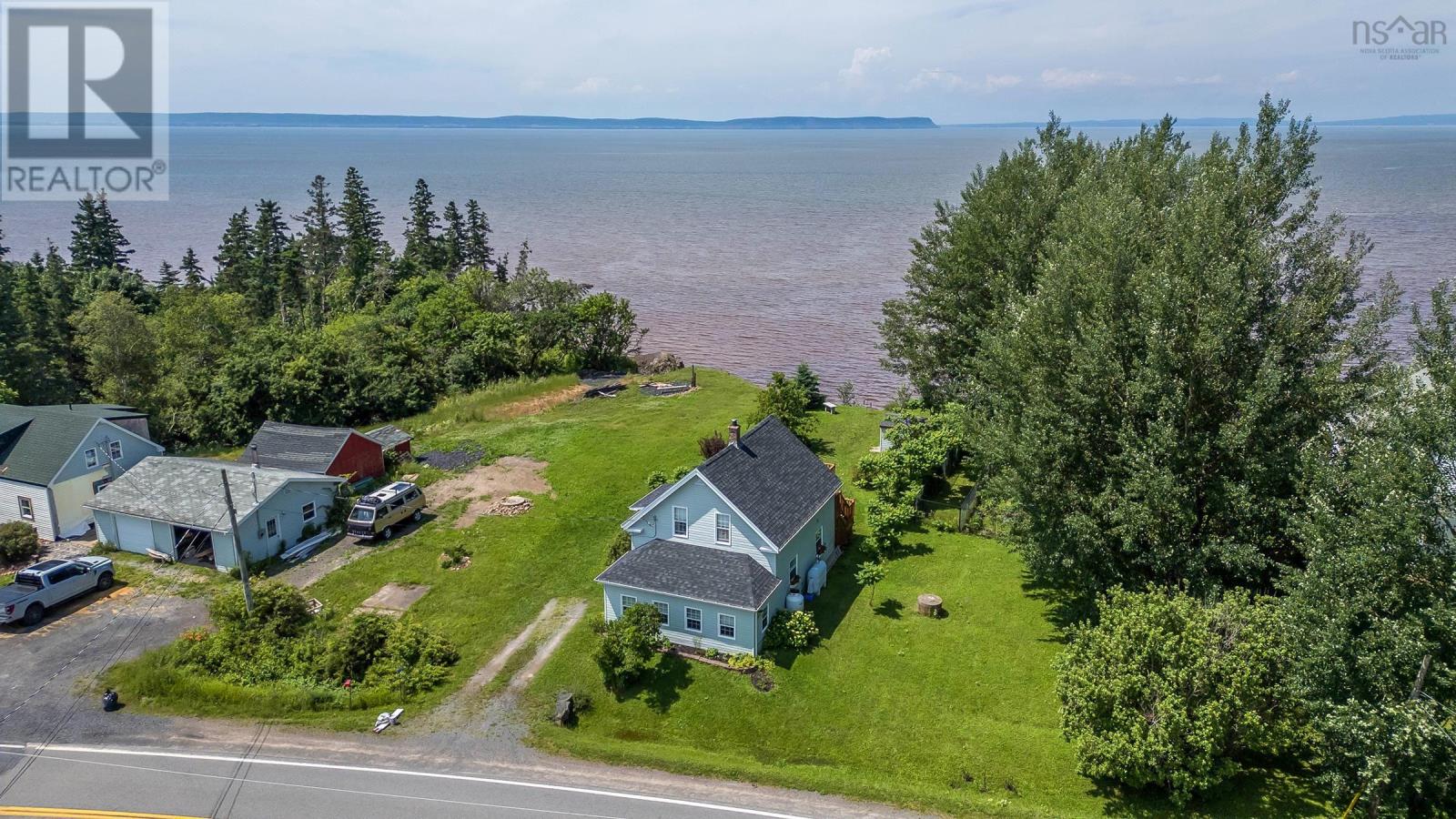 For sale 6339 Highway 215, Cheverie, Nova Scotia B0N2A0 202416502