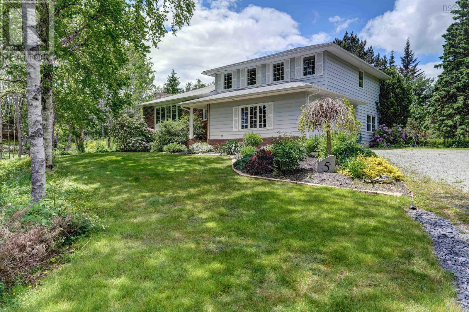 5 Crescent, Hammonds Plains, Nova Scotia B3Z1K5 REALTOR.ca
