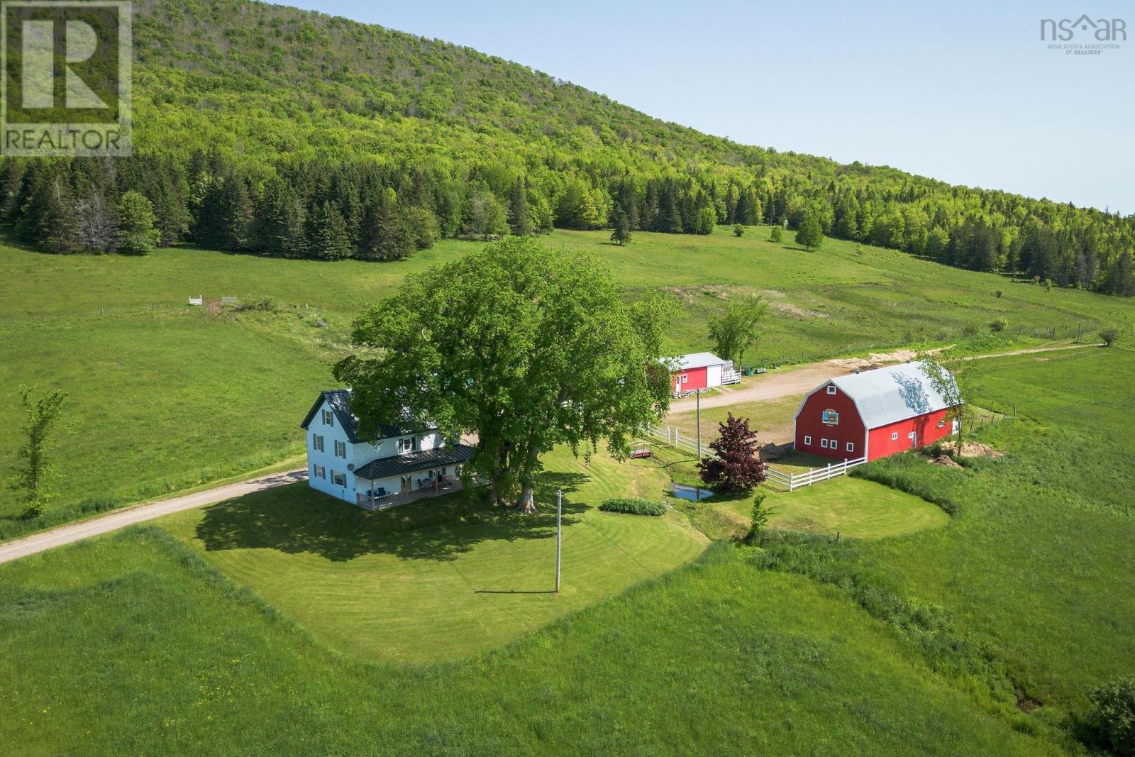 For sale: 380 Northeast Mabou Road, Mabou, Nova Scotia B0E1X0 ...