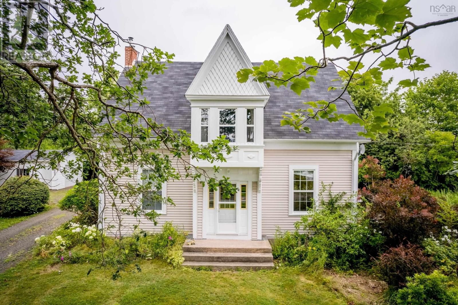 For sale 5133 Granville Road, Granville Ferry, Nova Scotia B0S1K0