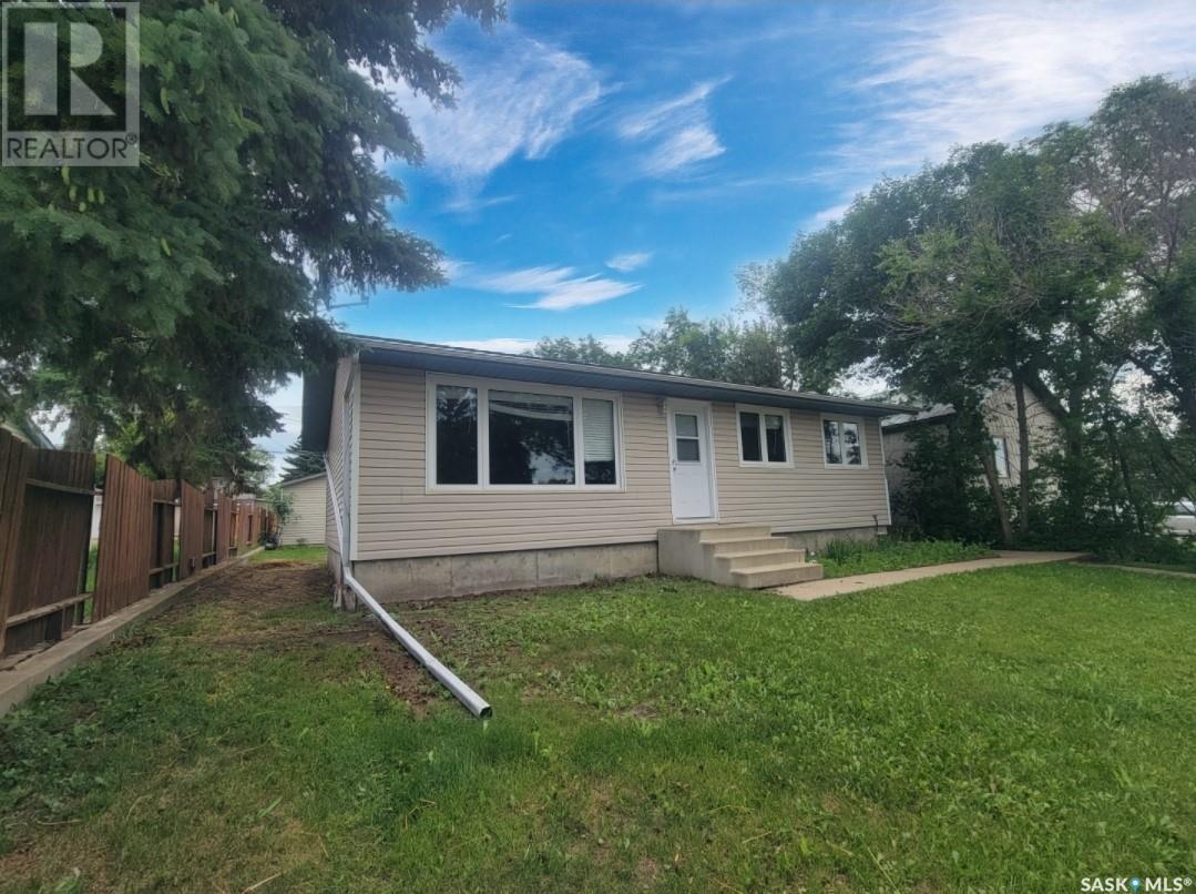 For sale 4903 Tribune STREET, Macklin, Saskatchewan S0L2C0 SK977322