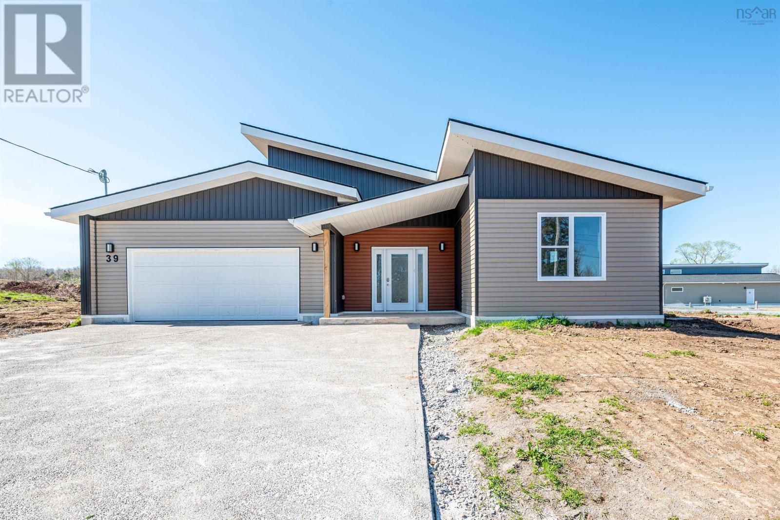 For sale 39 CN Road, Shubenacadie, Nova Scotia B0N2H0 202411124