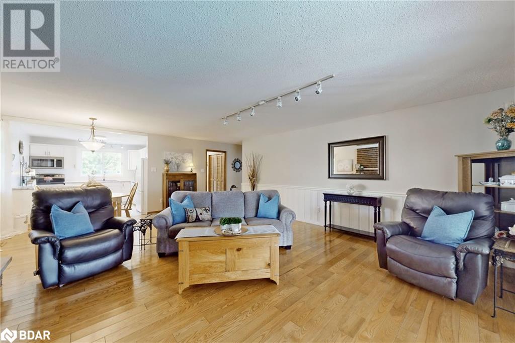 À vendre 121 QUEEN STREET Street, Fenelon Falls, Ontario K0M1N0