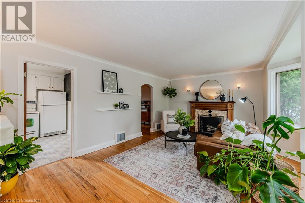 For sale 163 KRUG Street, Kitchener, Ontario N2H2Y3 40642262