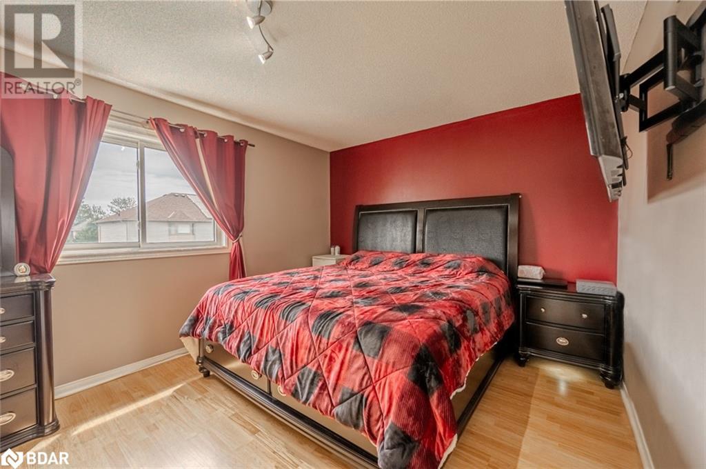 À vendre 31 BASSWOOD Drive, Barrie, Ontario L4N9P2 40645214