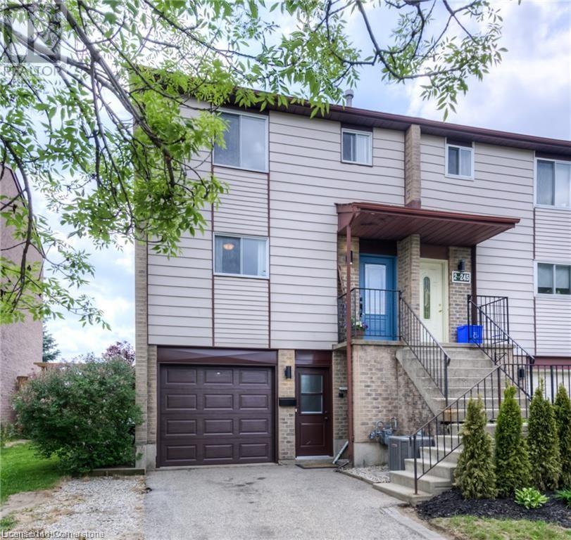À vendre 245 CAMELOT Court Unit 1, Waterloo, Ontario N2K3G4