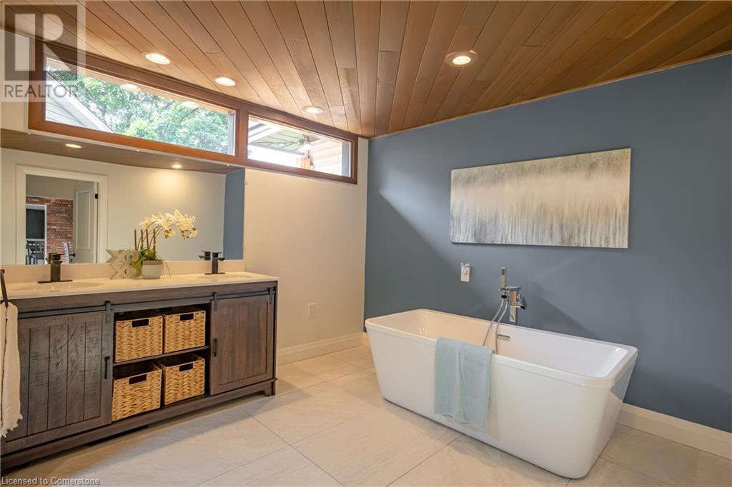 For sale 93 Riverview Boulevard, St. Catharines, Ontario L2T3M3