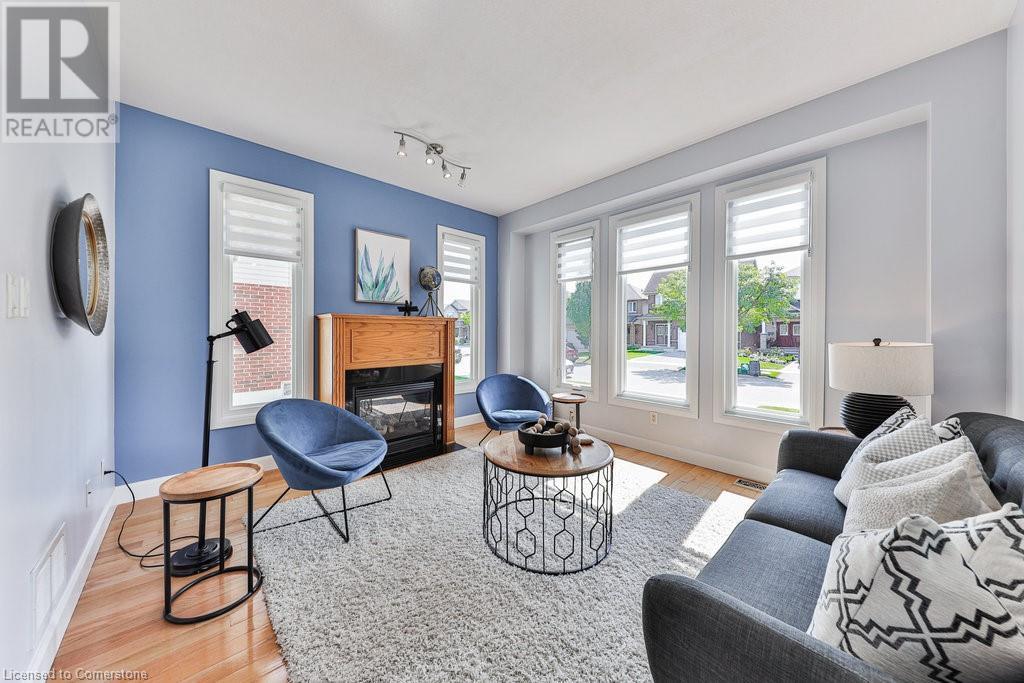 À vendre 270 BRIGADOON Drive, Hamilton, Ontario L9C0B5 XH4205268