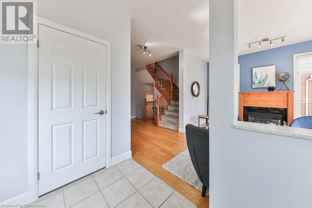 À vendre 270 BRIGADOON Drive, Hamilton, Ontario L9C0B5 XH4205268