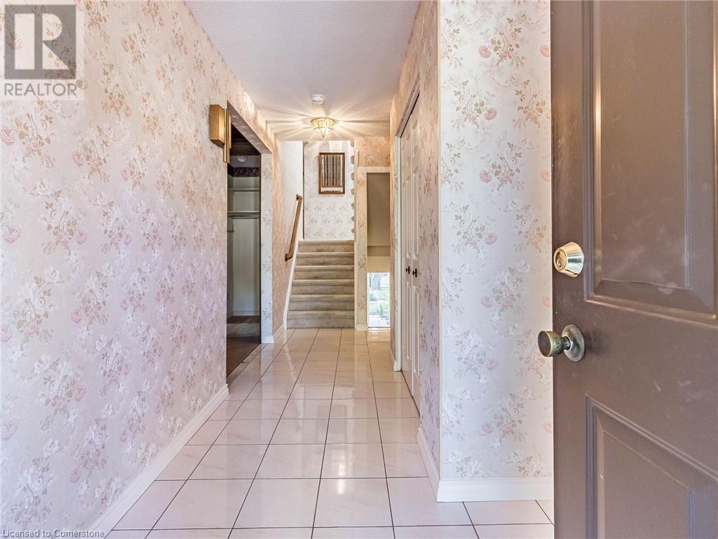 À vendre 40 OCEANIC Drive, Stoney Creek, Ontario L8E4H5 XH4206008