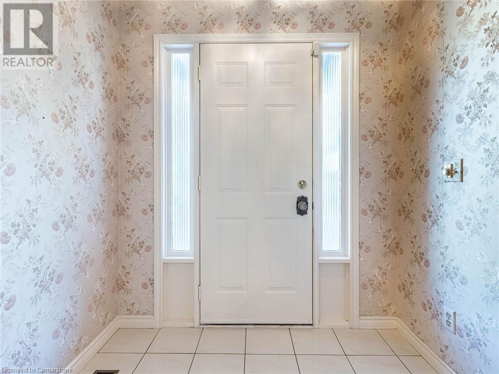 À vendre 40 OCEANIC Drive, Stoney Creek, Ontario L8E4H5 XH4206008