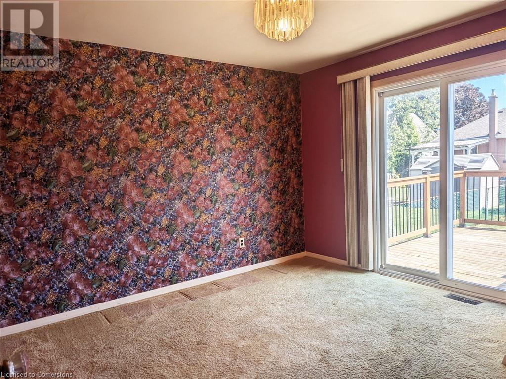 À vendre 163 East 42nd Street, Hamilton, Ontario L8T3A4 XH4206021