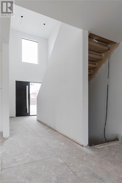 À vendre 504 WINONA Road, Stoney Creek, Ontario L8E5E5 XH4191347