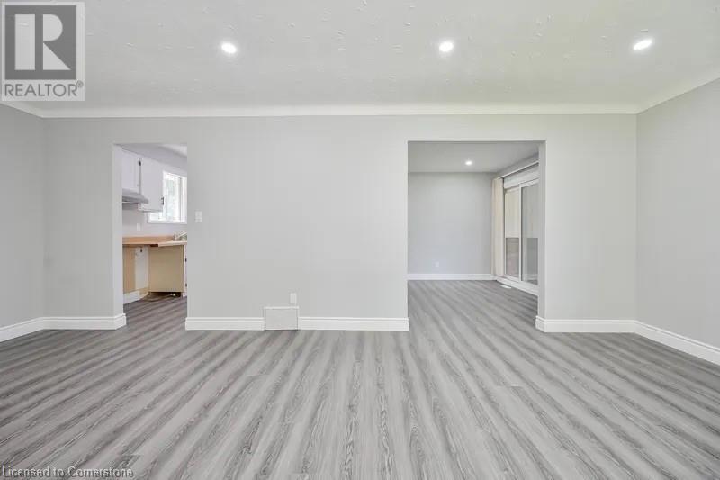 For rent 3271 CORRY Crescent, Niagara Falls, Ontario L2G7G2