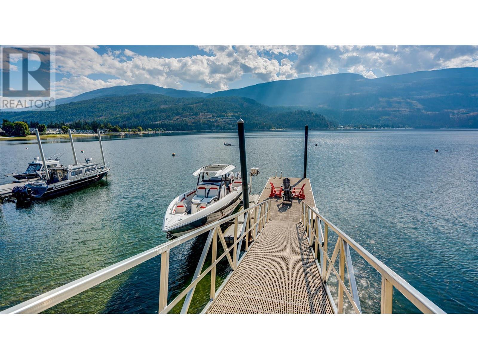 For sale: 339 Coach Road, Sicamous, British Columbia V0E2V1 - 10324916 ...