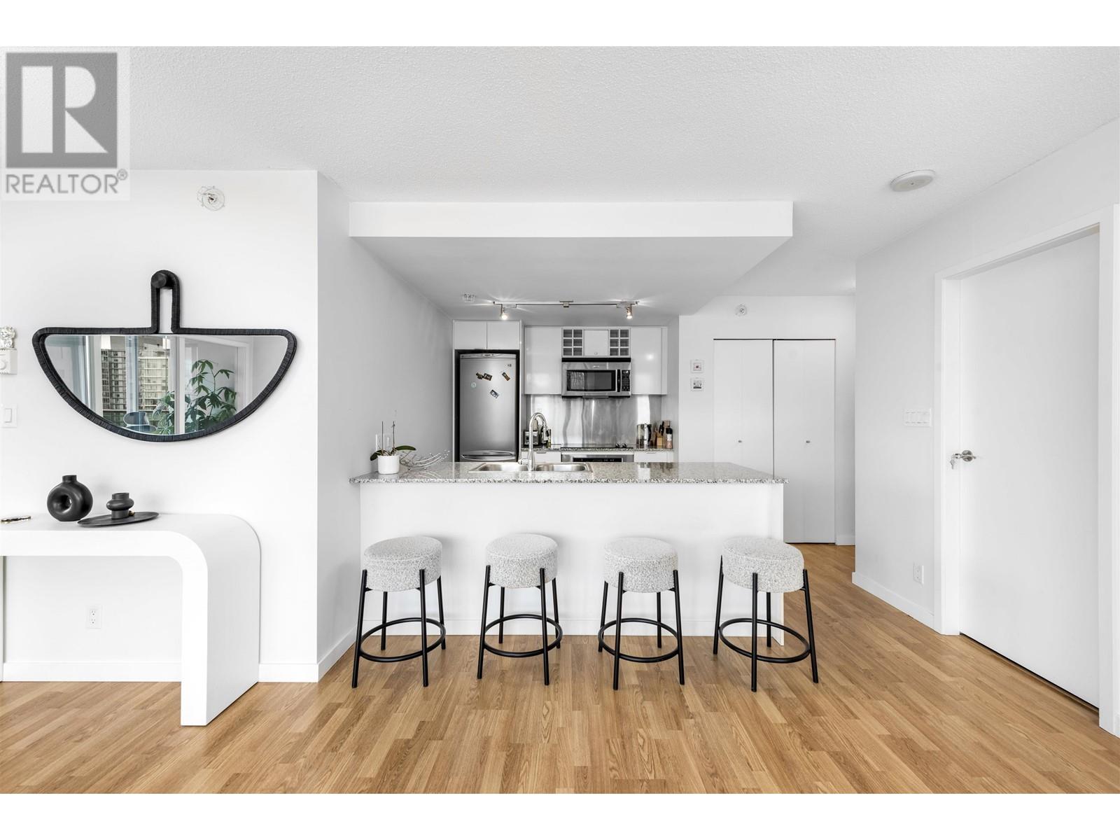 For sale 1903 233 ROBSON STREET, Vancouver, British Columbia V6B0E8