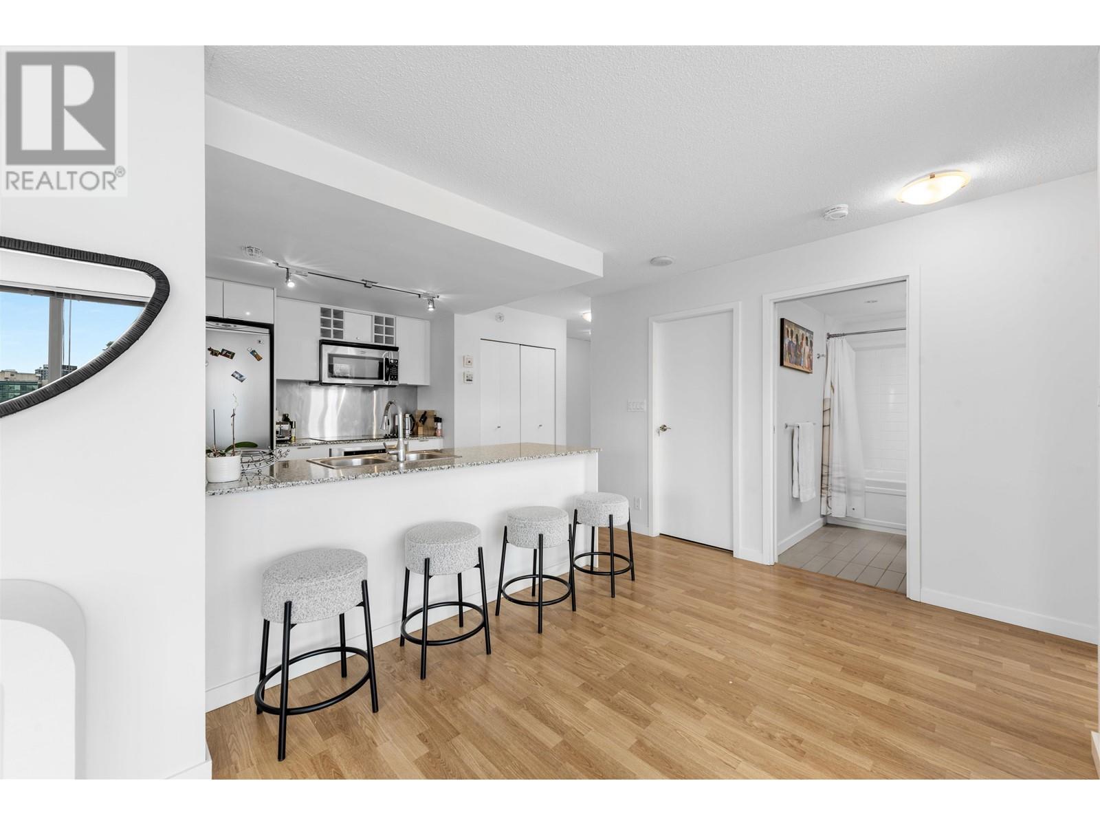 For sale 1903 233 ROBSON STREET, Vancouver, British Columbia V6B0E8