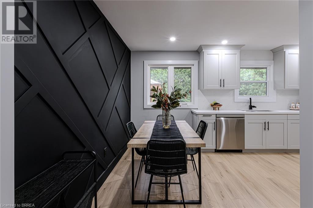 À vendre 31 VARADI Avenue, Brantford, Ontario N3R3N2 40647998