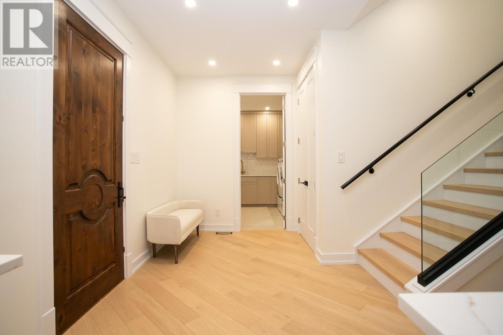 À vendre 8 Bluffs DR, Sault Ste. Marie, Ontario P6A0B5 SM242561