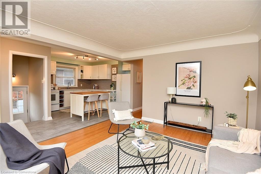 For sale 400 EAST 43RD Street, Hamilton, Ontario L8T3E3 40653696