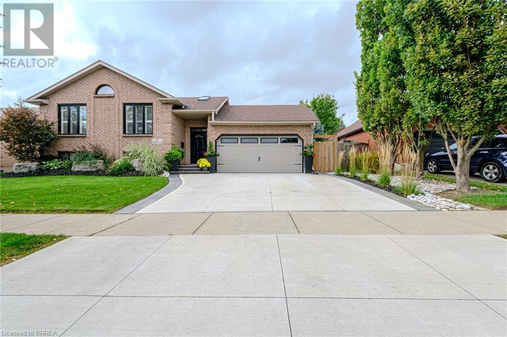 À vendre 105 BLACKFRIAR Lane, Brantford, Ontario N3R7W4 40655326