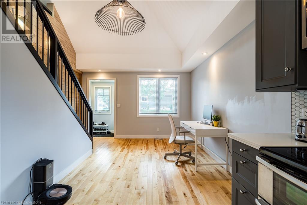 À vendre 125 BREADALBANE Street, Hamilton, Ontario L8R3G7 40656306